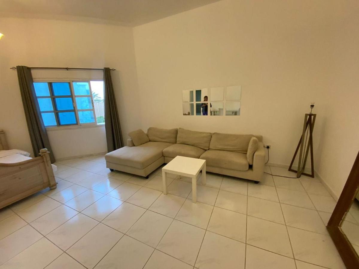 Comfortable Private Rooms In Compound Housing Dubai Eksteriør bilde