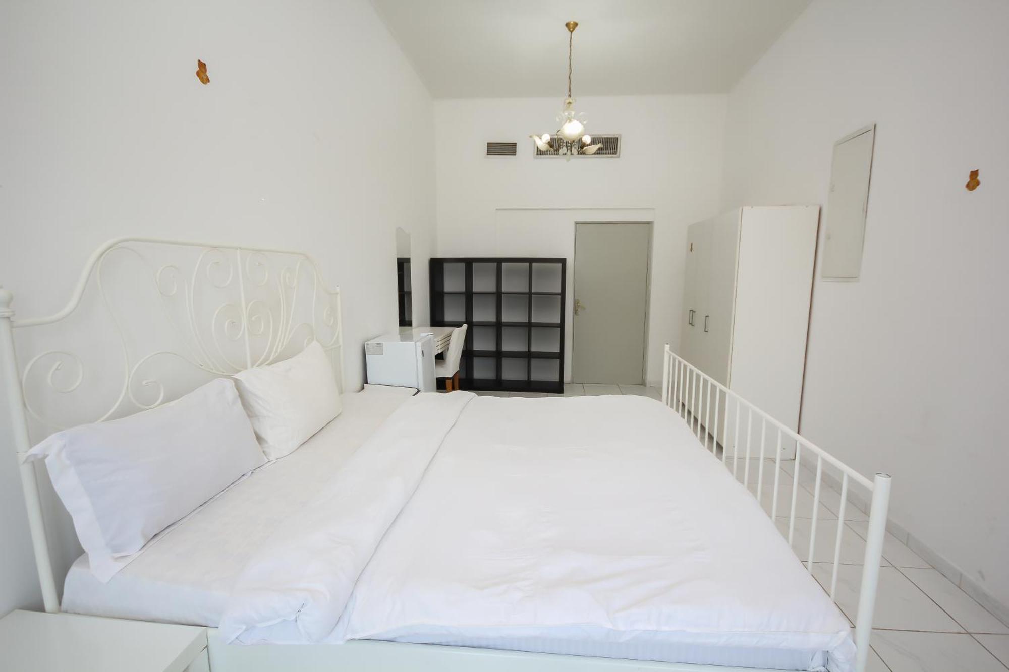 Comfortable Private Rooms In Compound Housing Dubai Eksteriør bilde