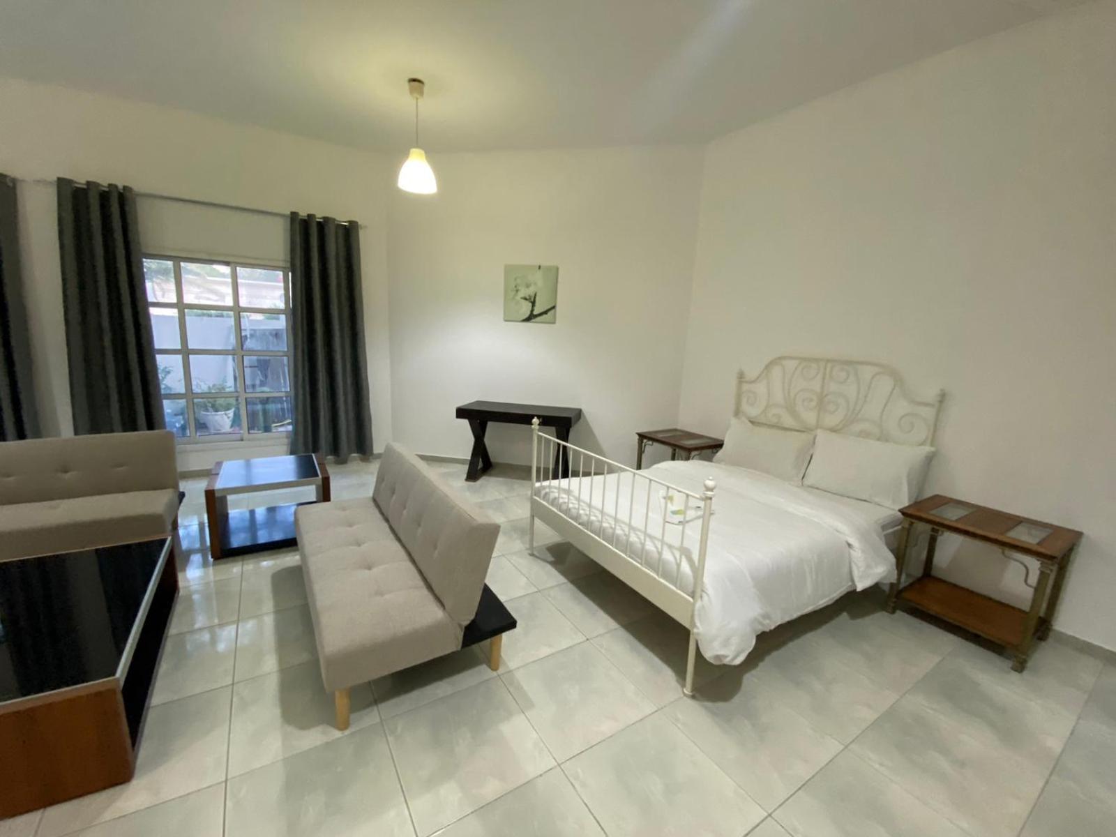 Comfortable Private Rooms In Compound Housing Dubai Eksteriør bilde